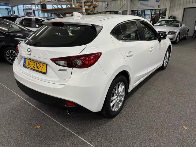 Mazda 3 2.0 Skylease NL-Auto met Navigatie, Climat Control, Cruise Control en LM-velgen