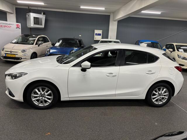 Mazda 3 2.0 Skylease NL-Auto met Navigatie, Climat Control, Cruise Control en LM-velgen
