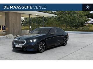 BMW 5-SERIE 530e M Sport Automaat / Trekhaak / M Sportonderstel / Comfort Access / Adaptieve LED / Parking Assistant Plus / Harman-Kardon / Live Cockpit Professional