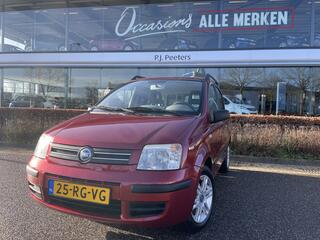 FIAT PANDA 1.2 Navigator Radio/cd speler - Dakrails - Centrale vergrendeling met afstandsbediening - Elektrische ramen voor - Met nieuwe APK