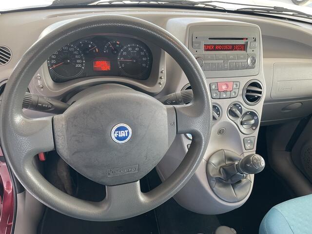Fiat Panda 1.2 Navigator Radio/cd speler - Dakrails - Centrale vergrendeling met afstandsbediening - Elektrische ramen voor - Met e APK