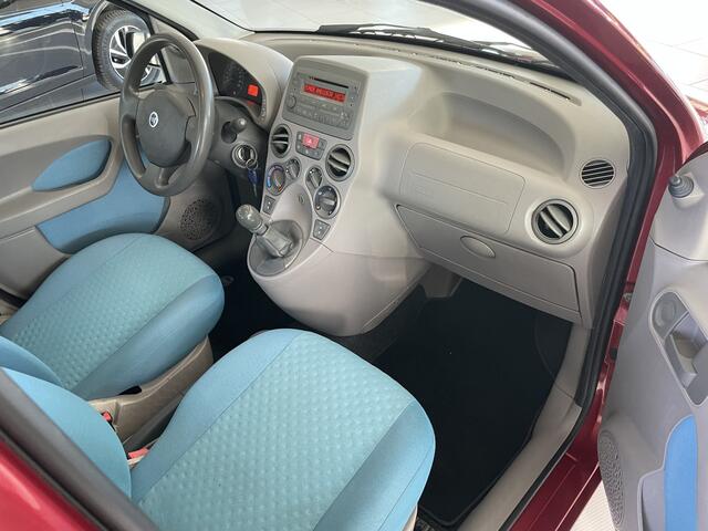 Fiat Panda 1.2 Navigator Radio/cd speler - Dakrails - Centrale vergrendeling met afstandsbediening - Elektrische ramen voor - Met e APK