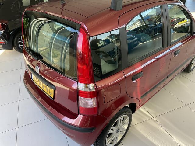 Fiat Panda 1.2 Navigator Radio/cd speler - Dakrails - Centrale vergrendeling met afstandsbediening - Elektrische ramen voor - Met e APK