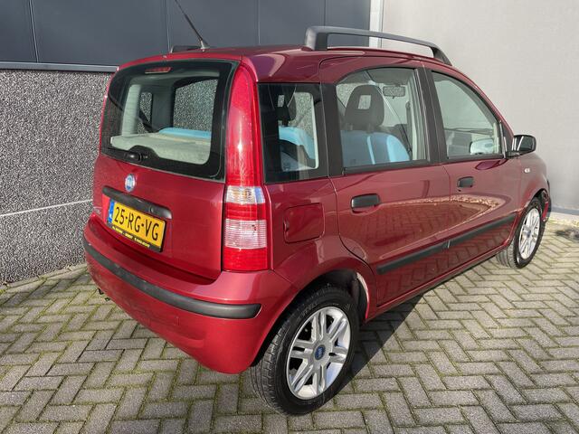 Fiat Panda 1.2 Navigator Radio/cd speler - Dakrails - Centrale vergrendeling met afstandsbediening - Elektrische ramen voor - Met e APK