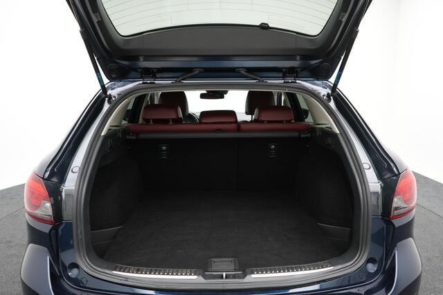 Mazda 6 Sportbreak 2.0 SkyActiv-G Sportive automaat met afneembare trekhaak en all-weather banden : dealer onderhouden