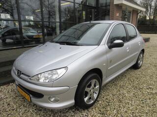 PEUGEOT 206 1.4 G�n�ration AIRCO