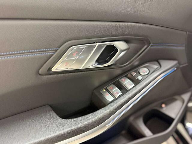 BMW 3-Serie 320e Aut. M Sportpakket/Led/M Shadowline/Enz..