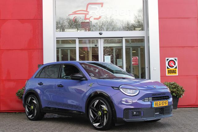 Abarth 600e SCORPIONISSIMA 280PK 54 kWh | SABELT PERFORMANCE SPORT STOELEN/BEKLEDING | ENGINE SOUND GENERATOR | PACK DESIGN SCORPIONISSIMA | PACK TECH SCORPI