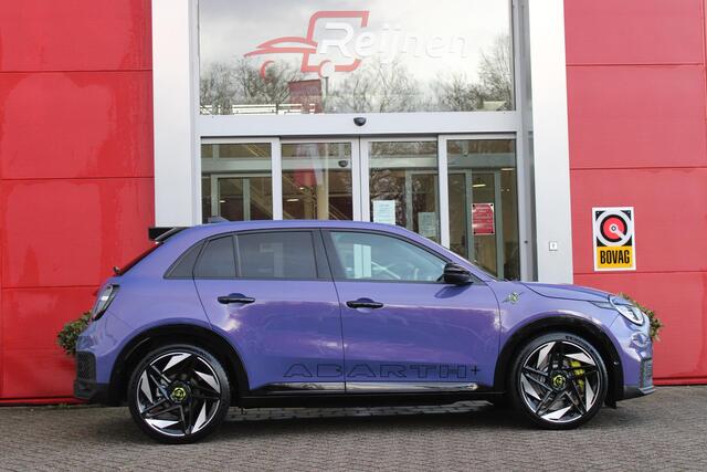 Abarth 600e SCORPIONISSIMA 280PK 54 kWh | SABELT PERFORMANCE SPORT STOELEN/BEKLEDING | ENGINE SOUND GENERATOR | PACK DESIGN SCORPIONISSIMA | PACK TECH SCORPI