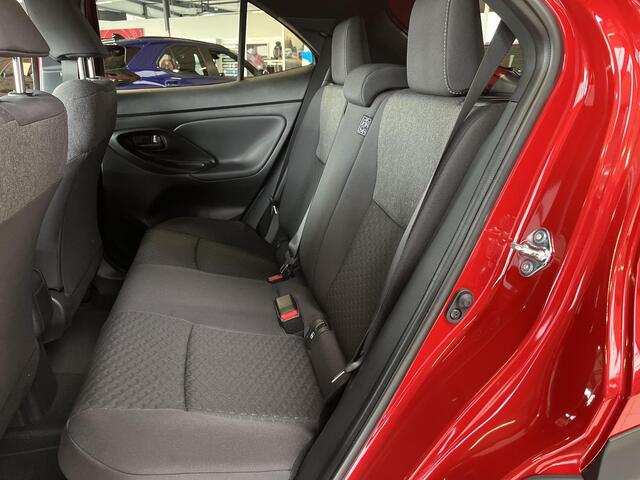 Toyota Yaris Cross 1.5 Hybrid 115 Dynamic | Comfort Pack | Incl. kofferbakmat & dorpelinstaplijsten