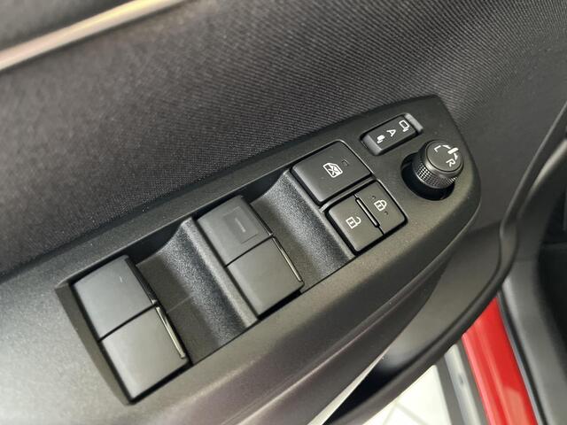 Toyota Yaris Cross 1.5 Hybrid 115 Dynamic | Comfort Pack | Incl. kofferbakmat & dorpelinstaplijsten