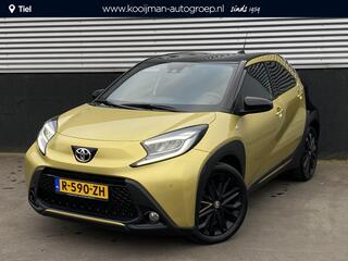 TOYOTA AYGO X 1.0 VVT-i MT Premium NL-auto vol luxe, boekjes compleet, dealer onderhouden! Stoelverwarming, parkeersensoren, navigatie, Apple CarPlay/Android Auto, JBL premium audio!