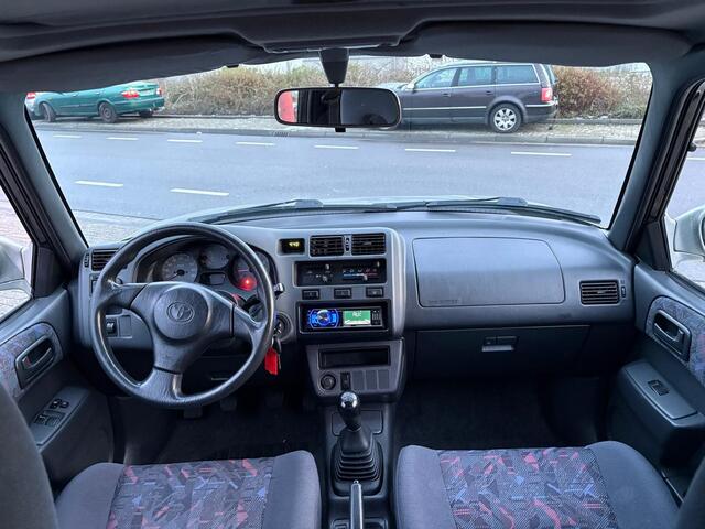Toyota RAV4 Toyota RAV4 1.8 VVT-i Luna|Benzine|4x4|Schuifdak