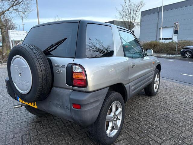 Toyota RAV4 Toyota RAV4 1.8 VVT-i Luna|Benzine|4x4|Schuifdak