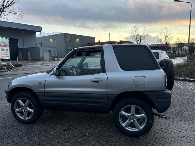 Toyota RAV4 Toyota RAV4 1.8 VVT-i Luna|Benzine|4x4|Schuifdak