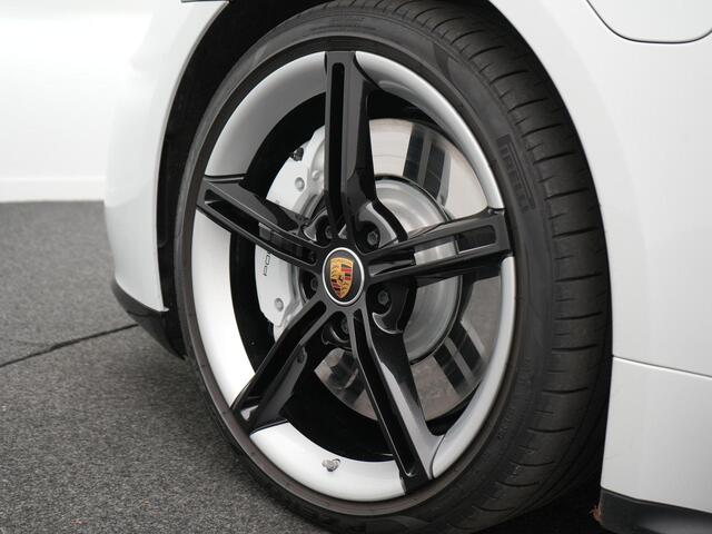 Porsche Taycan GTS