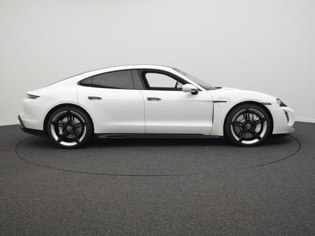 Porsche Taycan GTS
