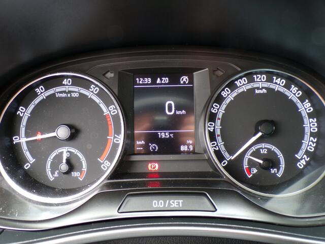 Skoda Fabia 1.0 TSI Business Edition, Carplay + Android Auto / Cruise Control / Navigatie / Sensoren / 16'' LMV