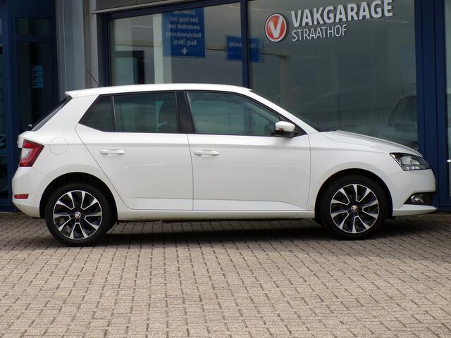 Skoda Fabia 1.0 TSI Business Edition, Carplay + Android Auto / Cruise Control / Navigatie / Sensoren / 16'' LMV