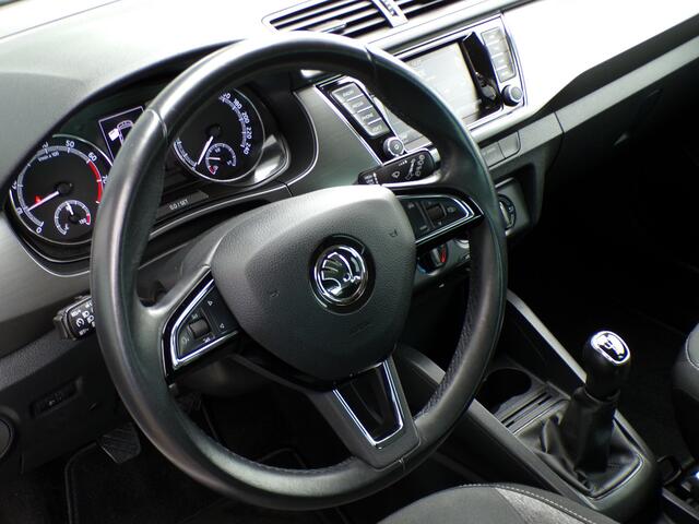 Skoda Fabia 1.0 TSI Business Edition, Carplay + Android Auto / Cruise Control / Navigatie / Sensoren / 16'' LMV
