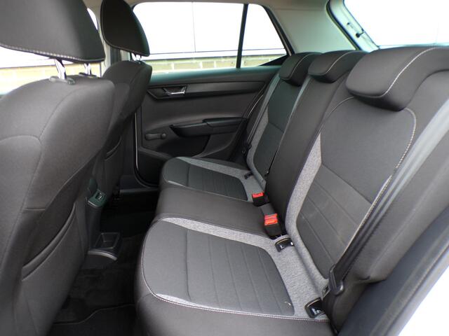 Skoda Fabia 1.0 TSI Business Edition, Carplay + Android Auto / Cruise Control / Navigatie / Sensoren / 16'' LMV