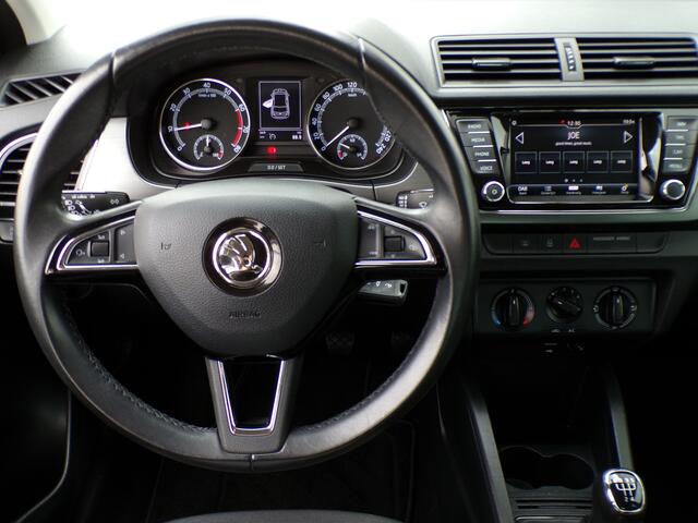 Skoda Fabia 1.0 TSI Business Edition, Carplay + Android Auto / Cruise Control / Navigatie / Sensoren / 16'' LMV