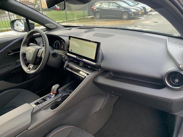 Toyota C-HR 2.0 Plug-in Hybrid 220 GR SPORT