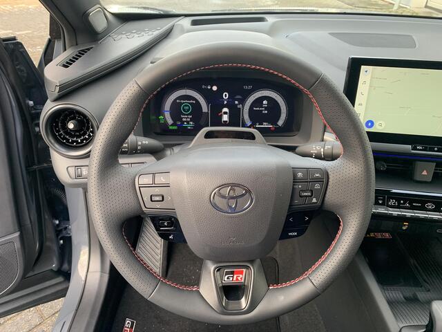 Toyota C-HR 2.0 Plug-in Hybrid 220 GR SPORT