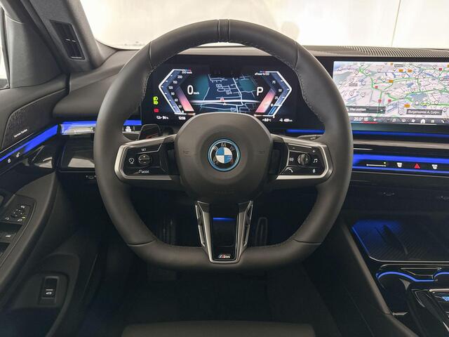 BMW I5 Touring xDrive40 84 kWh | M Sportpakket Pro | Innovation Pack | Comfort Pack
