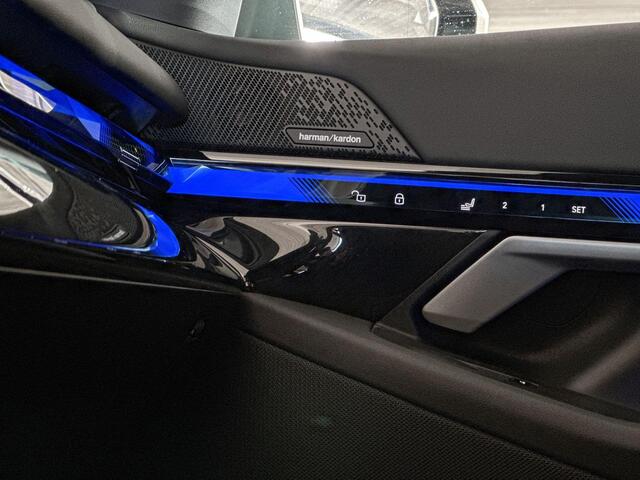 BMW I5 Touring xDrive40 84 kWh | M Sportpakket Pro | Innovation Pack | Comfort Pack