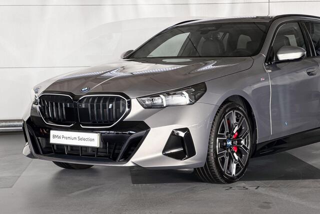 BMW I5 Touring xDrive40 84 kWh | M Sportpakket Pro | Innovation Pack | Comfort Pack