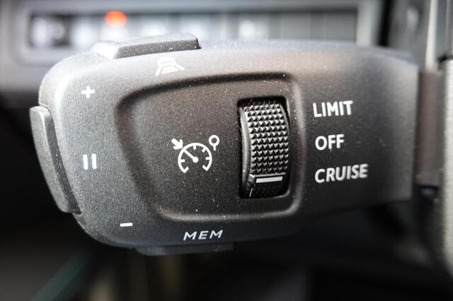 Peugeot 3008 1.6 HYbrid 225 Allure