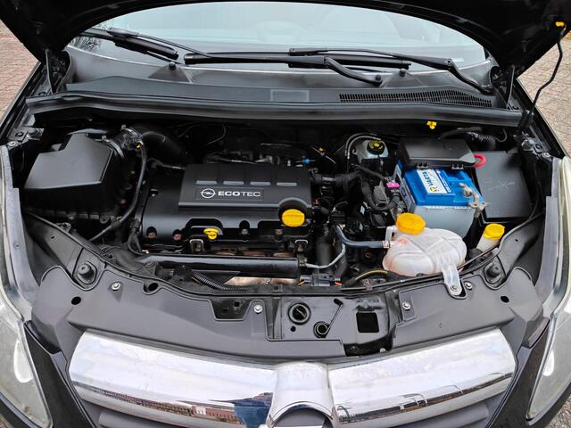 Opel Corsa 1.2. Automaat  let op: olieverbruik