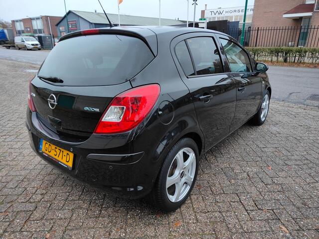 Opel Corsa 1.2. Automaat  let op: olieverbruik