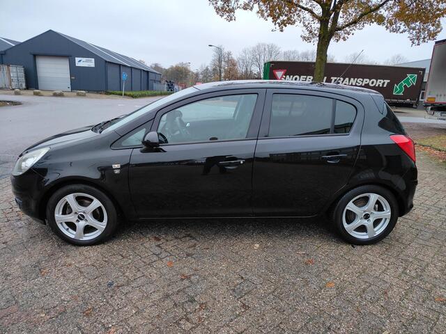 Opel Corsa 1.2. Automaat  let op: olieverbruik
