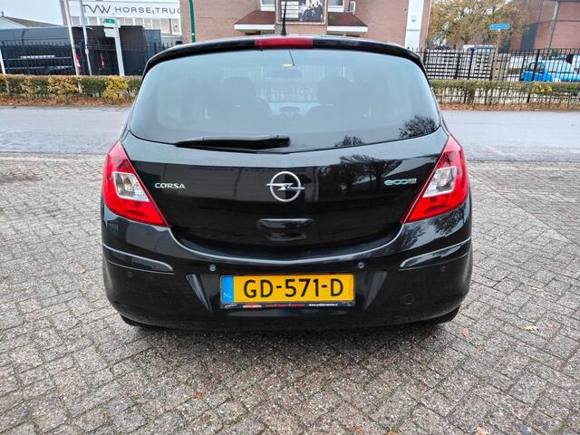 Opel Corsa 1.2. Automaat  let op: olieverbruik