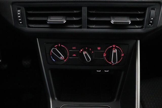 Volkswagen Polo 1.0 TSI Comfortline | Camera | CarPlay |