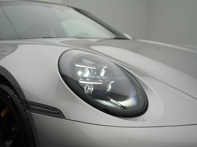 Porsche 911 Carrera GTS