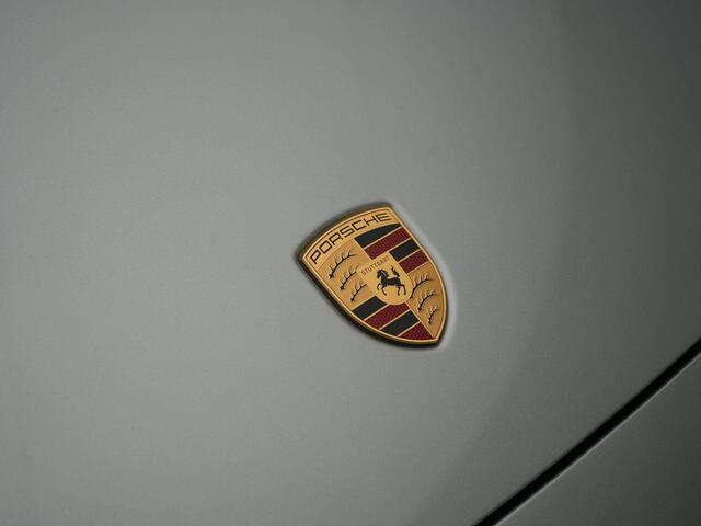 Porsche 911 Carrera GTS
