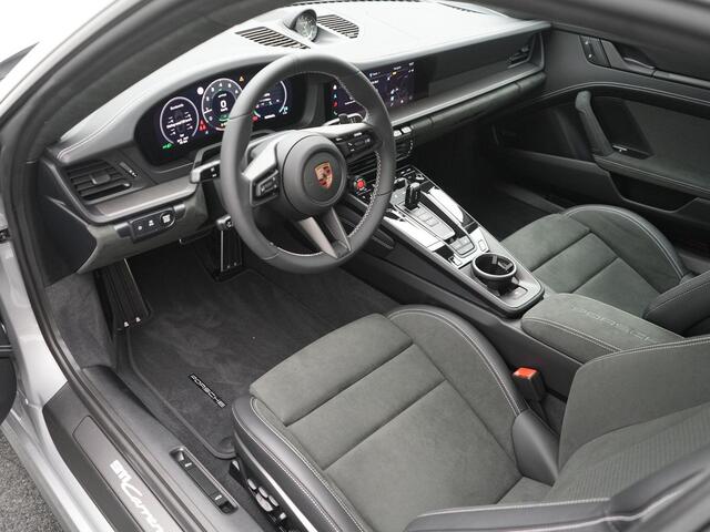 Porsche 911 Carrera GTS