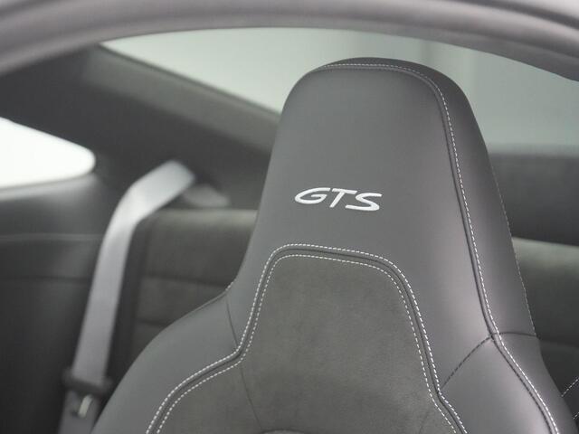Porsche 911 Carrera GTS