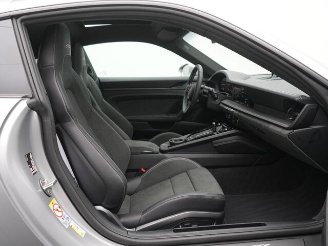 Porsche 911 Carrera GTS