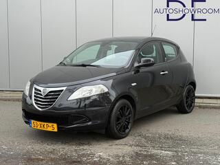 LANCIA YPSILON 0.9 TwinAir Black & Red | Airco | 5D | NW APK