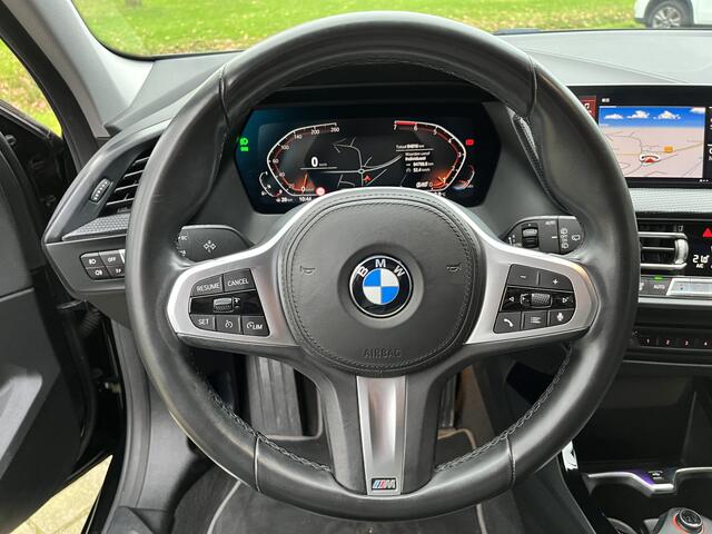 BMW 1-Serie 118i Business Edition | DEALER OH | CARPLAY | CLIMA | CRUISE | NAVI | PDC V&A | VIRTUAL COCKPIT