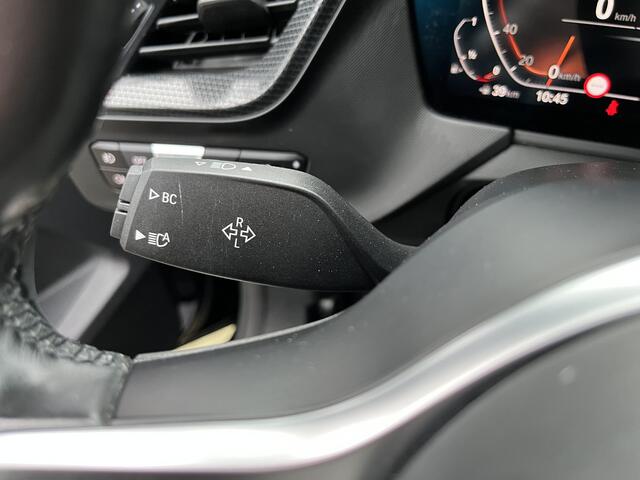 BMW 1-Serie 118i Business Edition | DEALER OH | CARPLAY | CLIMA | CRUISE | NAVI | PDC V&A | VIRTUAL COCKPIT