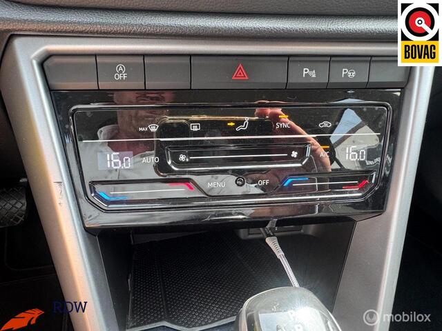 Volkswagen T-ROC 1.5 TSI STYLE AUTOMAAT/CARPLAY/CRUISECONTR.