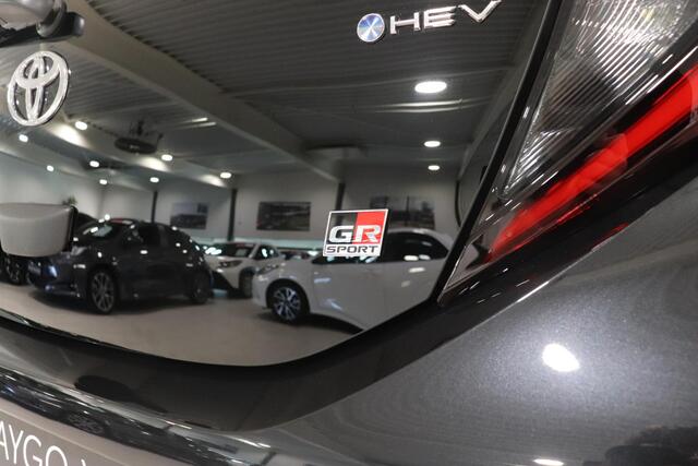 Toyota Aygo X Hybrid 115 GR Sport, JBL, Stoelverwarming, Sensoren, Apple Carplay/Android Auto, Inruilpremie �1.500,-