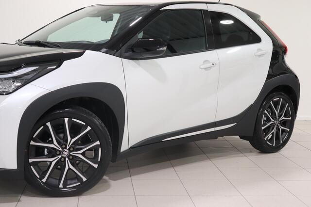 Toyota Aygo X Hybrid 115 GR Sport, JBL, Stoelverwarming, Sensoren, Apple Carplay/Android Auto, Inruilpremie �1.500,-