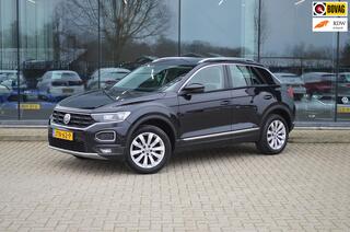 VOLKSWAGEN T-Roc 1.5 TSI Style | Trekhaak | Digi. dash | Camera | Stoel- Stuurwielverwarming | Carplay