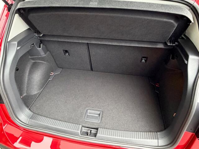 Volkswagen T-Cross 1.0 TSI 115pk DSG Goal | Trekhaak | Camera | 4-season | Navigatie | Rijklaar incl. garantie